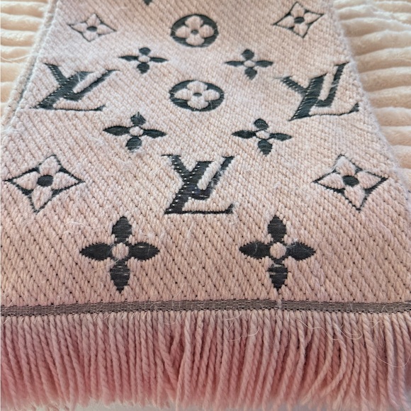 Louis Vuitton Pink and Gray Silk Wool Scarf - Picture 3 of 5